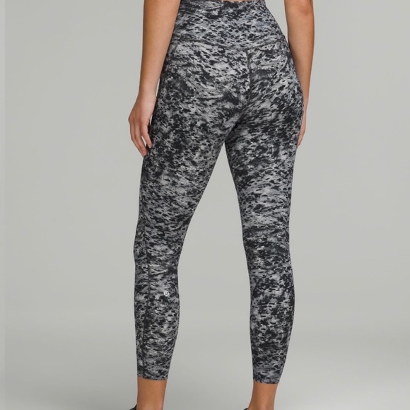 Lulu leggings size 10 NWOT - Picture 2 of 3